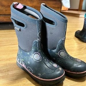 Kids Bogs Boots size 2